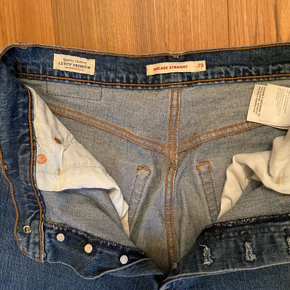 Levi Ribcage Ankle Jeans